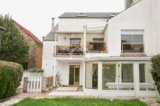 Maison - 573 m² - 20 pièces