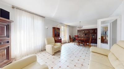 Maison - 195 m² - 8 pièces