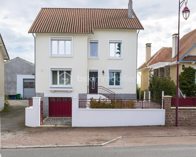 Maison - 159 m² - 6 pièces