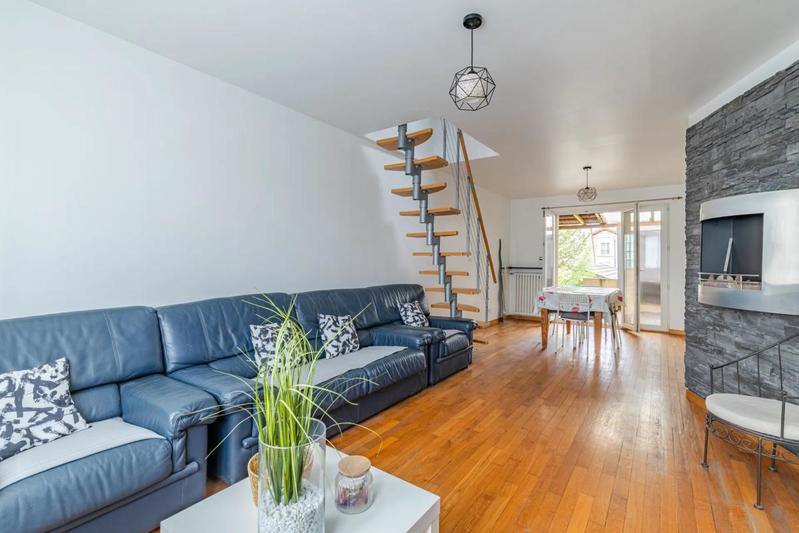 Maison - 95 m² - 5 pièces