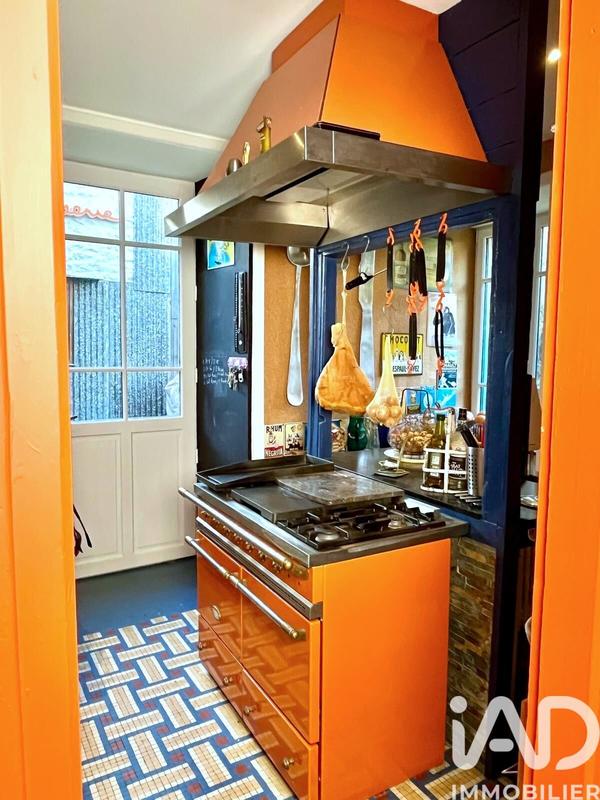 Maison - 220 m² - 7 pièces