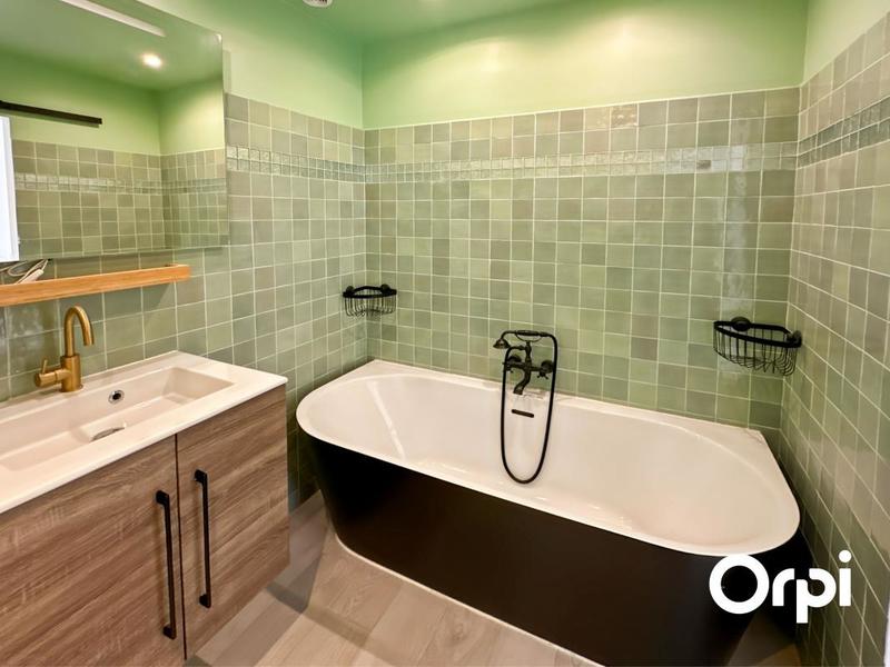 Maison - 104 m² - 4 pièces