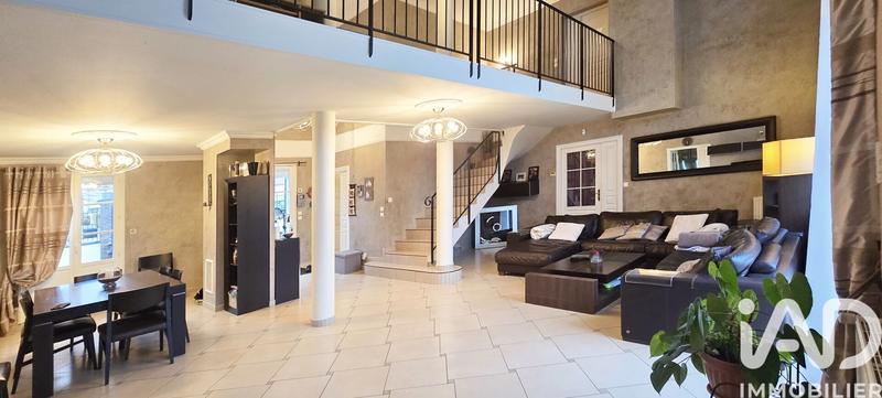 Maison - 189 m² - 7 pièces