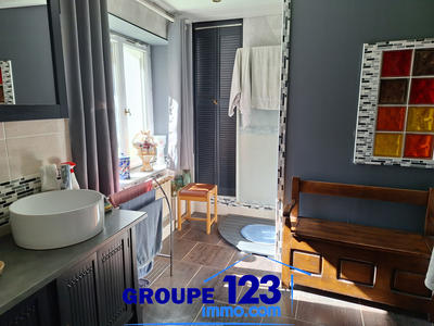 Maison - 200 m² - 8 pièces