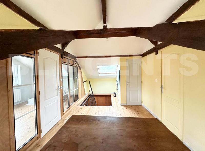 Maison - 314 m² - 11 pièces