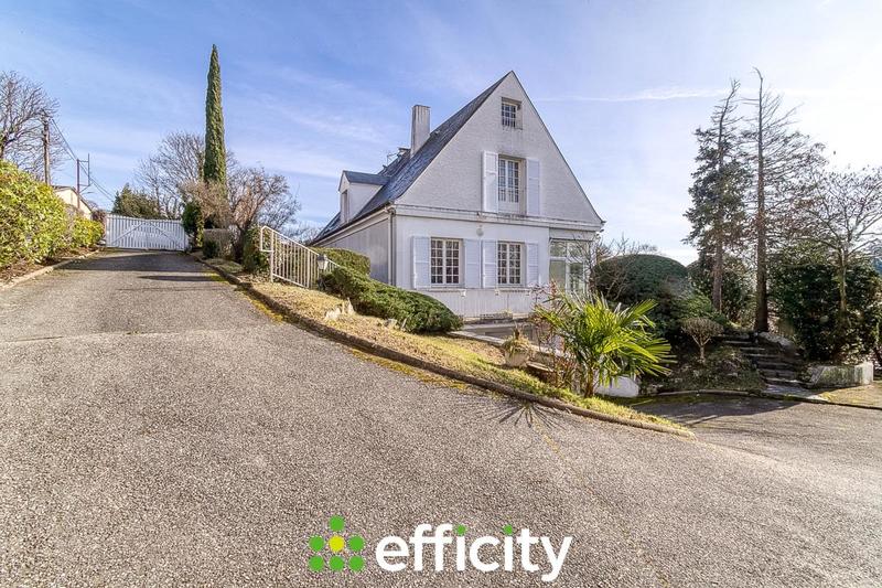 Villa - 223 m² - 10 pièces