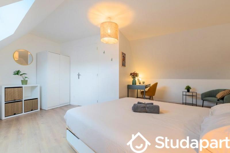 Chambre - 14 m² - 1 pièce