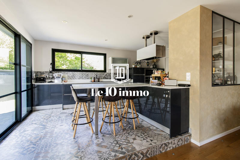 Maison - 191 m² - 7 pièces