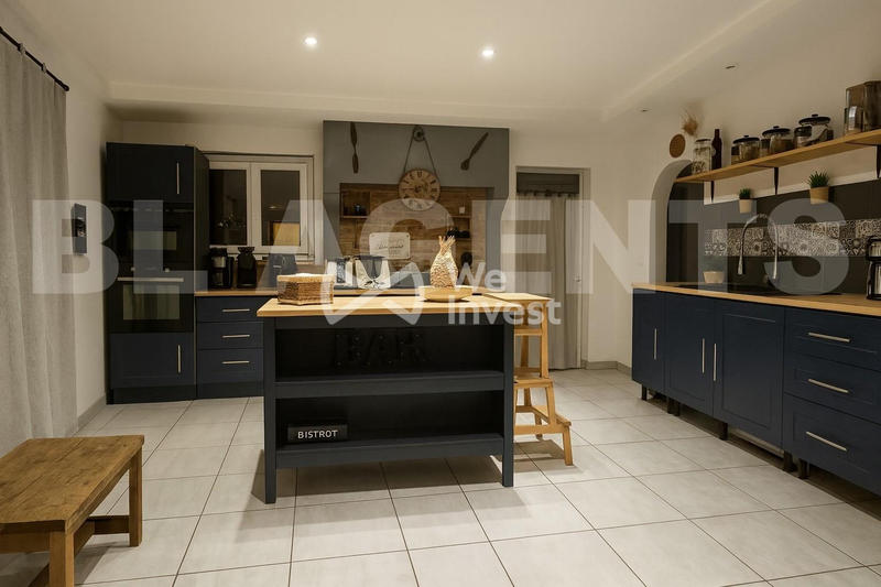 Maison - 200 m² - 6 pièces