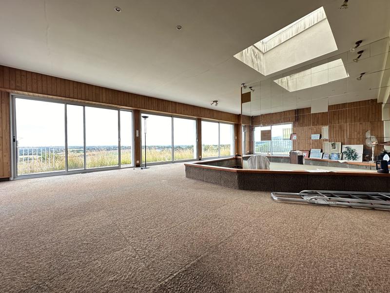 Maison - 210 m² - 7 pièces