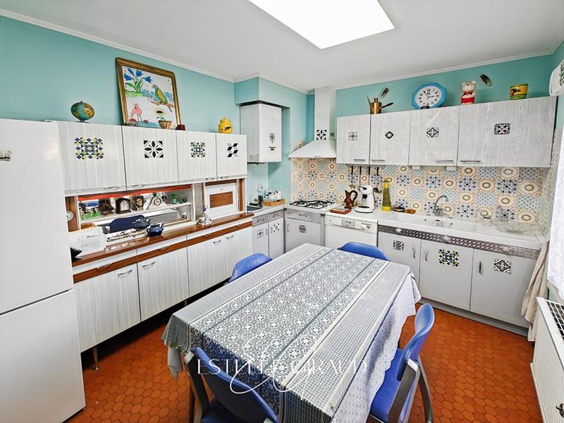 Maison - 92 m² - 5 pièces