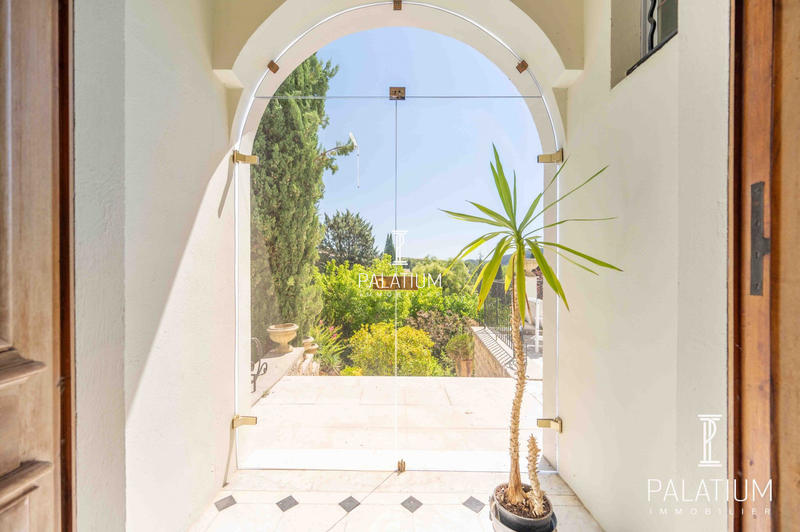 Maison - 255 m² - 7 pièces