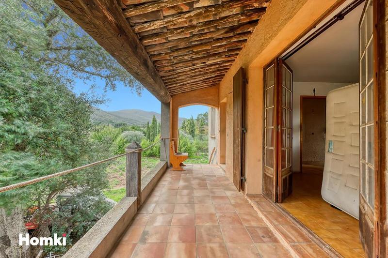 Maison - 200 m² - 5 pièces