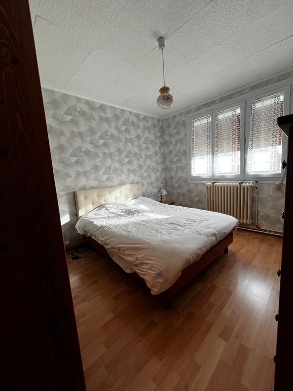 Maison - 99 m² - 5 pièces