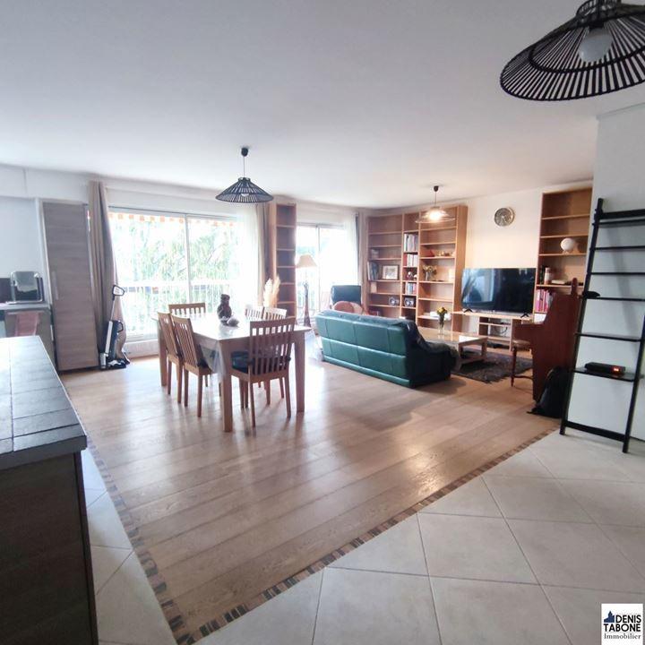 Appartement - 100 m² - 5 pièces