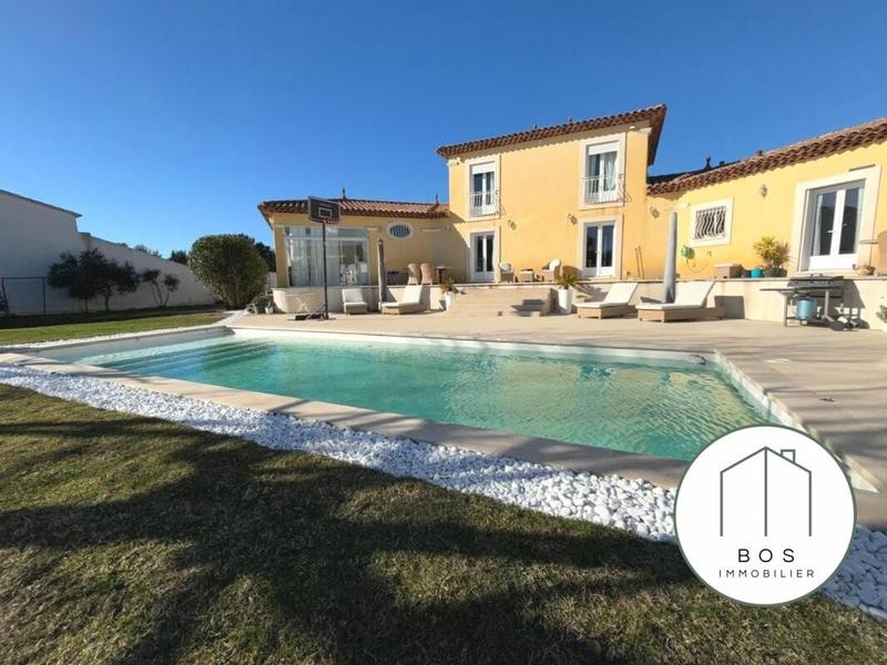 Villa - 212 m² - 6 pièces