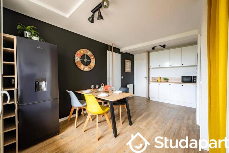 Chambre - 10 m² - 1 pièce