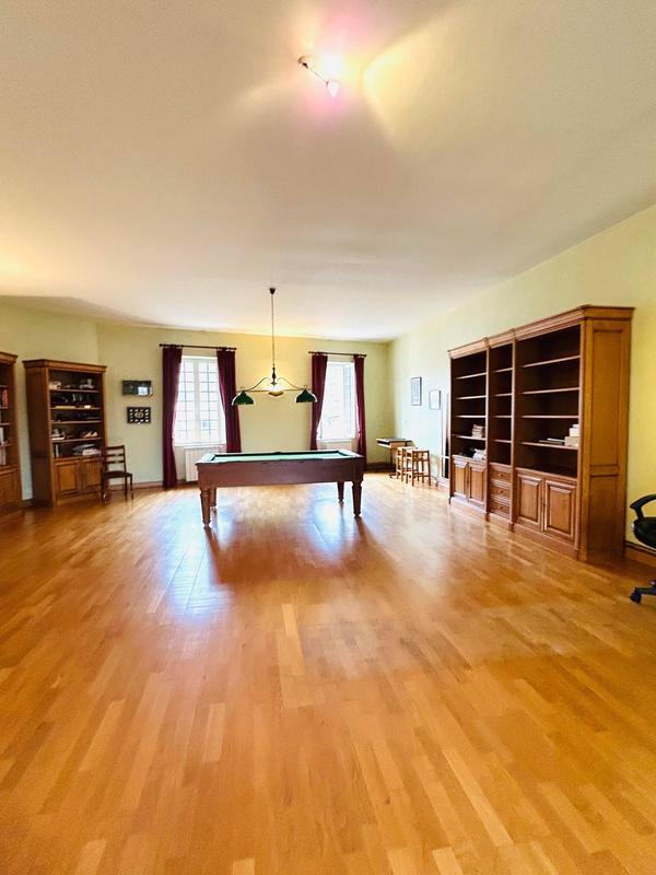 Demeure - 392 m² - 11 pièces