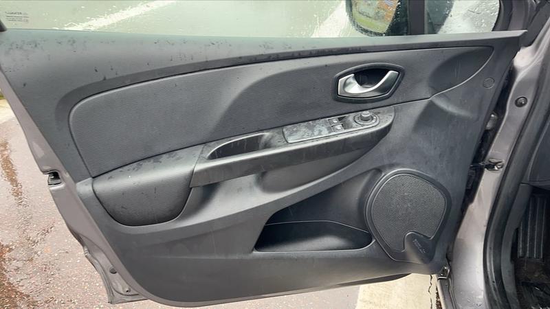 Renault Clio 1.2 75 Zen - 5 places