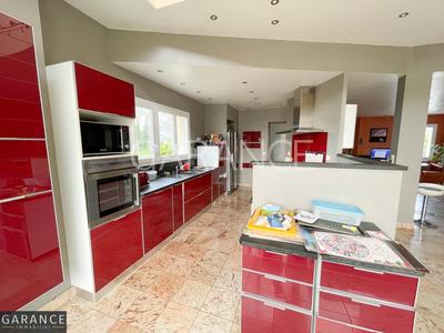 Maison - 211 m² - 6 pièces