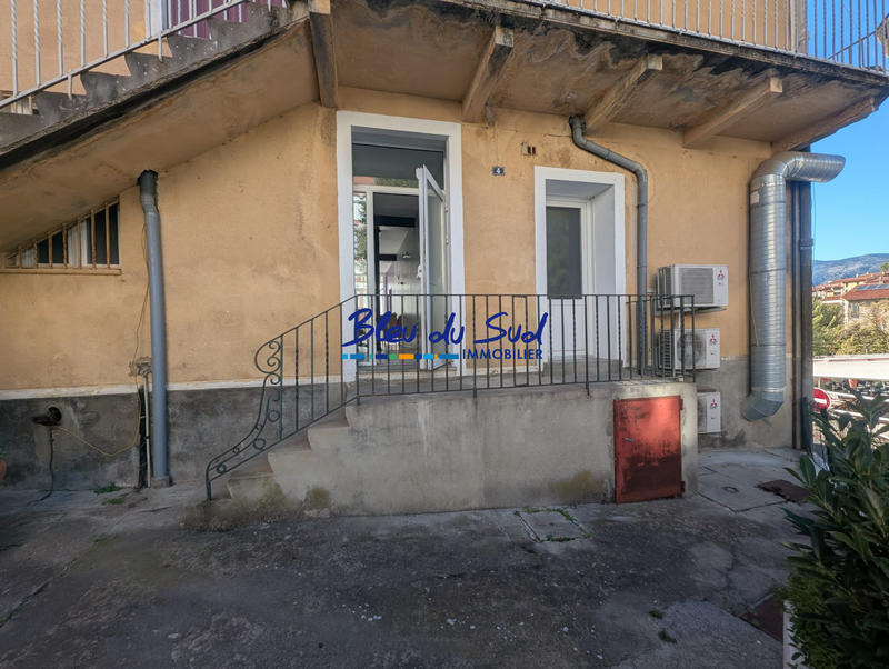 Maison - 222 m² - 3 pièces