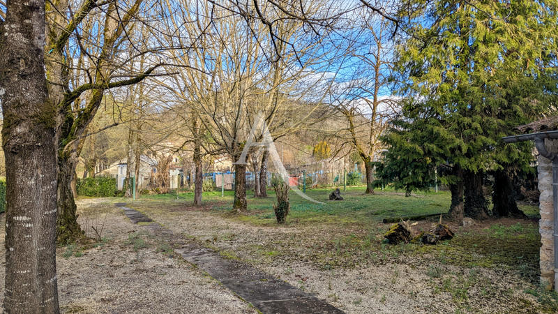 Maison - 380 m² - 15 pièces