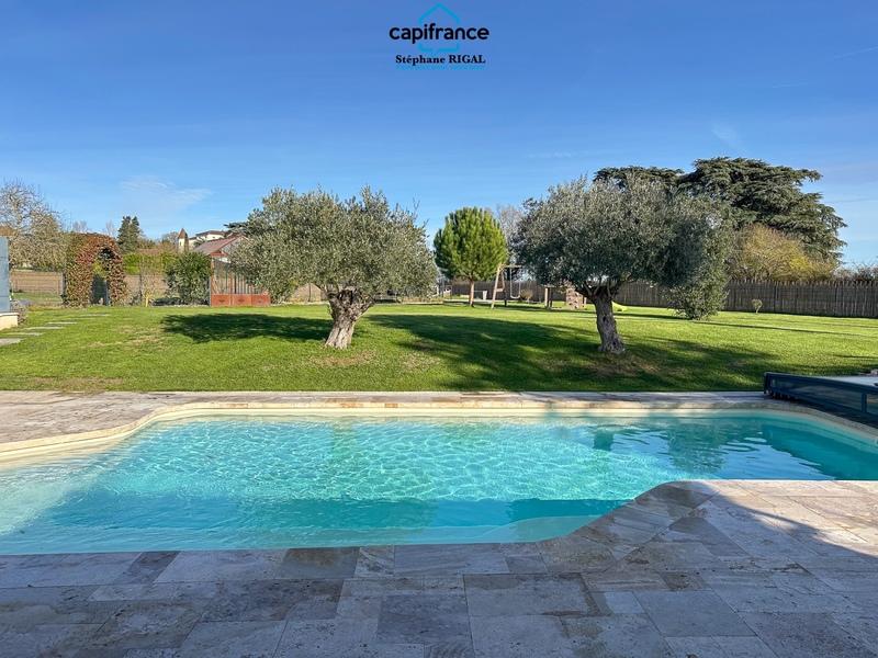 Propriété - 229 m² - 7 pièces