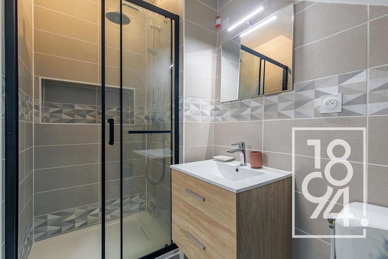 Maison - 182 m² - 8 pièces