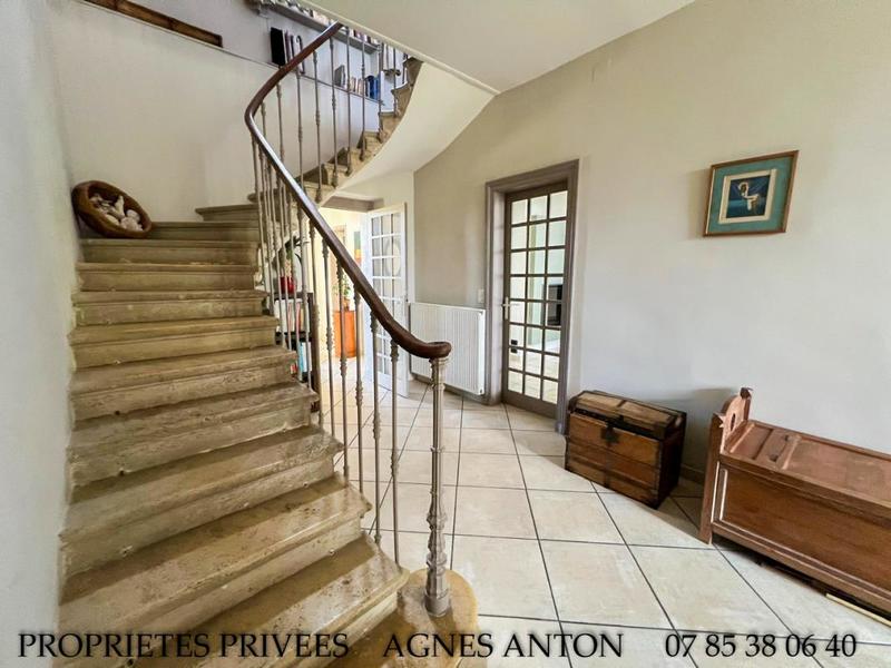 Maison - 225 m² - 8 pièces