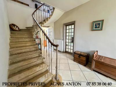 Maison - 225 m² - 8 pièces