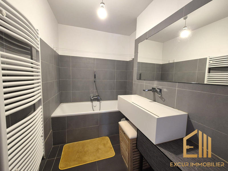 Appartement - 98 m² - 5 pièces