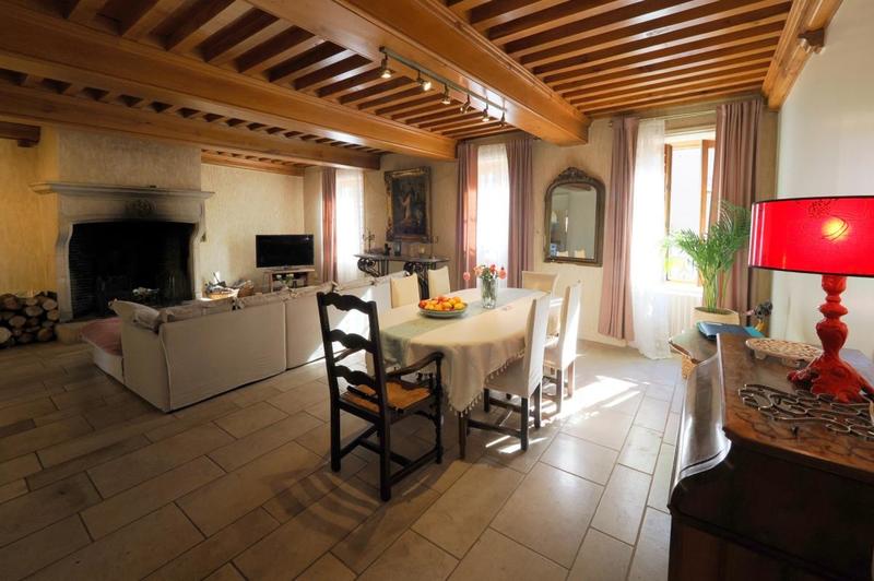 Maison - 344 m² - 15 pièces