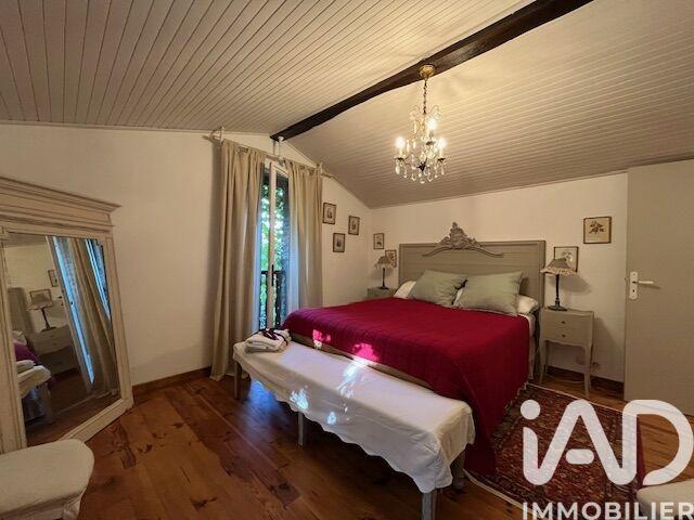 Maison - 318 m² - 12 pièces