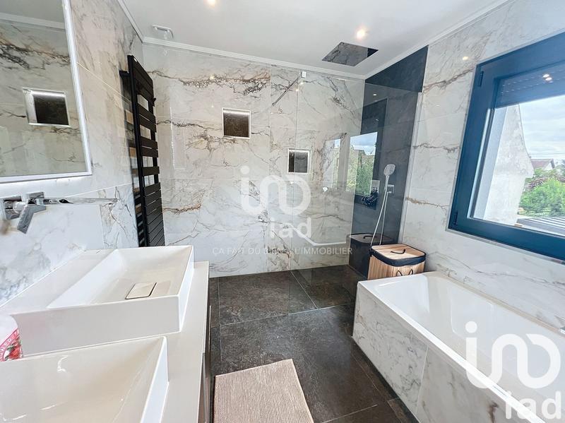 Maison de maîtres - 170 m² - 6 pièces