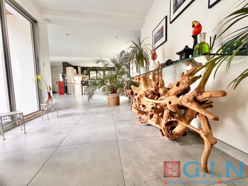 Propriété - 215 m² - 8 pièces