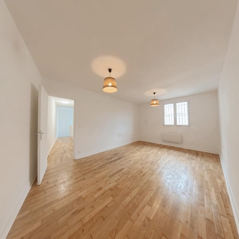 Appartement - 90 m² - 4 pièces