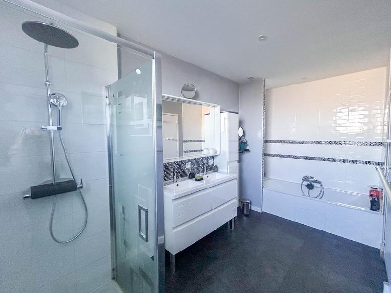 Maison contemporaine - 155 m² - 6 pièces