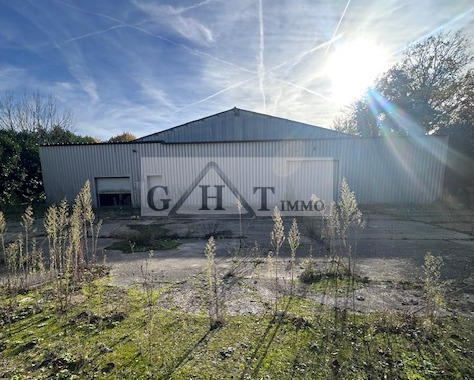 Entrepôt - 1 200 m²