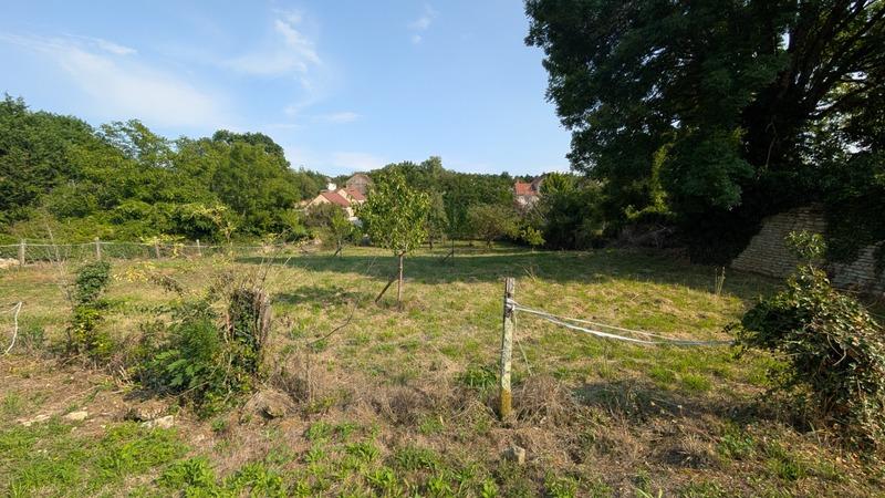 Terrain constructible - 1 228 m²