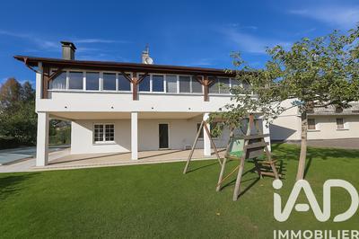 Maison - 255 m² - 10 pièces