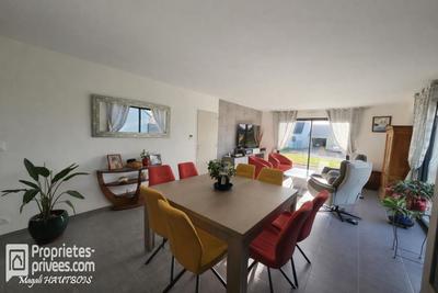 Maison - 102 m² - 5 pièces