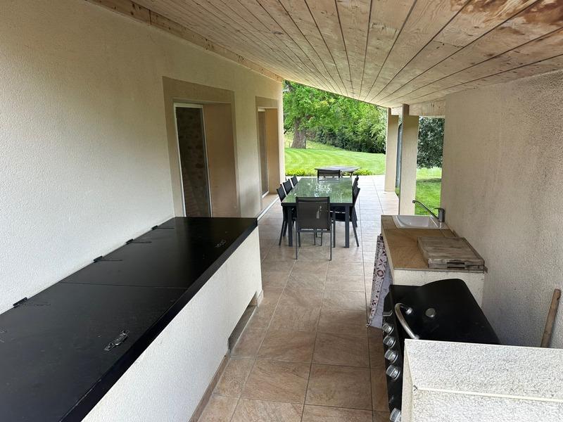 Maison - 230 m² - 6 pièces
