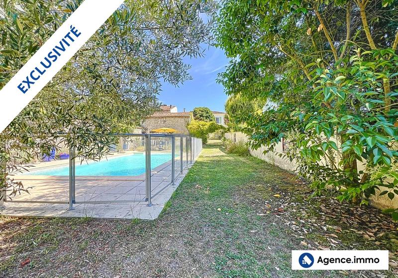 Maison traditionnelle - 270 m² - 12 pièces