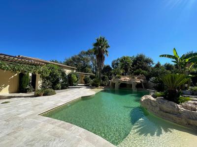 Villa - 469 m² - 9 pièces