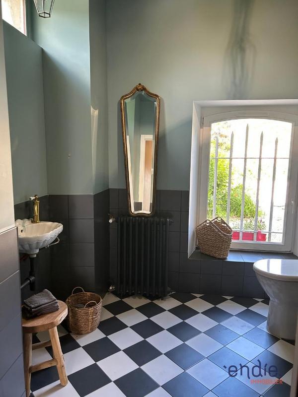 Maison - 430 m² - 14 pièces