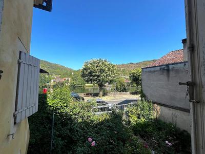 Maison - 260 m² - 12 pièces