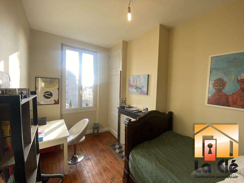 Maison - 250 m² - 6 pièces