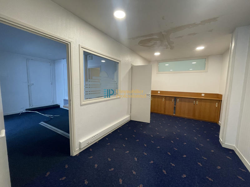 Local commercial - 102 m² - 6 pièces