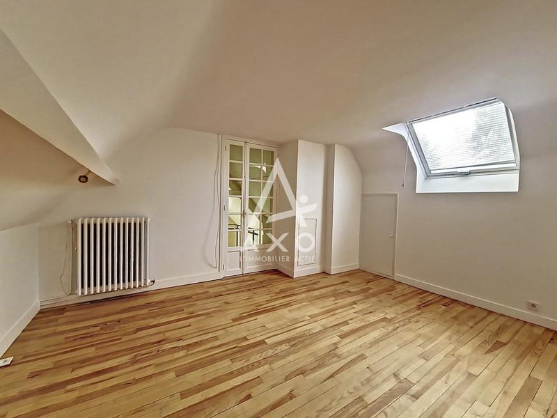 Maison - 216 m² - 8 pièces