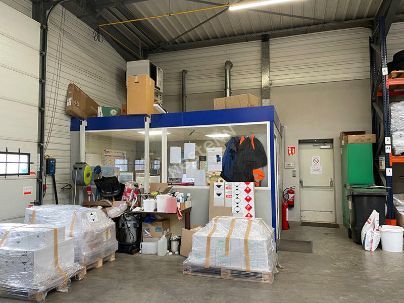 Local d'activité / Entrepôt - 803 m²